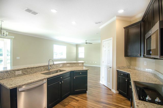 5600 NW Pine Trail Circle, Port St Lucie, FL 34983