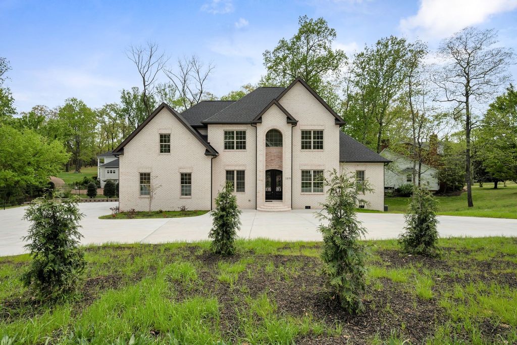 109 Oak Hill Dr, Smyrna, TN 37167