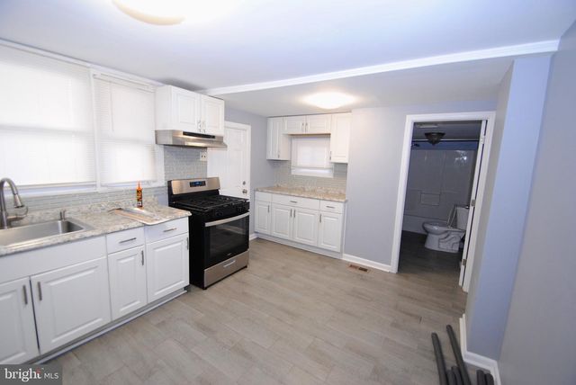 414 LAWRENCE ST, Burlington, NJ 08016