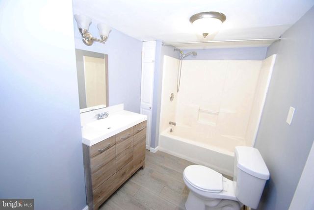 414 LAWRENCE ST, Burlington, NJ 08016