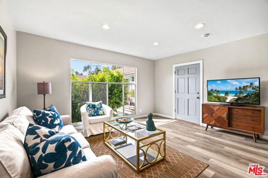 1222 Princeton Street 10, Santa Monica, CA 90404
