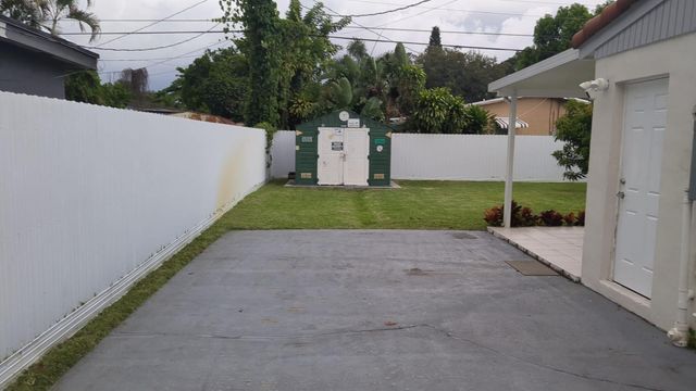 6325 Grant Court, Hollywood, FL 33024