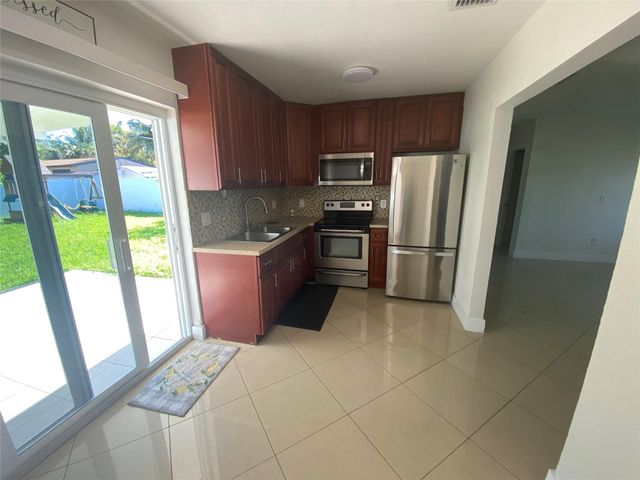 6325 Grant Court, Hollywood, FL 33024