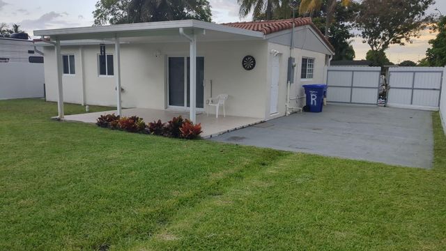 6325 Grant Court, Hollywood, FL 33024