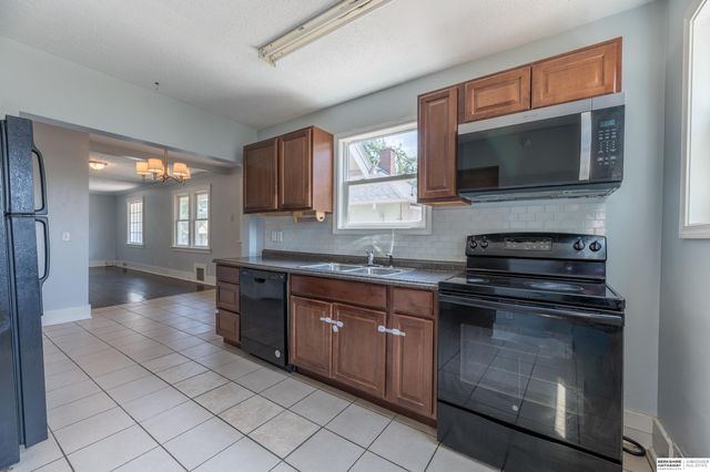 3728 N 53rd Street, Omaha, NE 68104