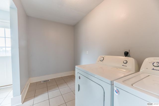 3728 N 53rd Street, Omaha, NE 68104