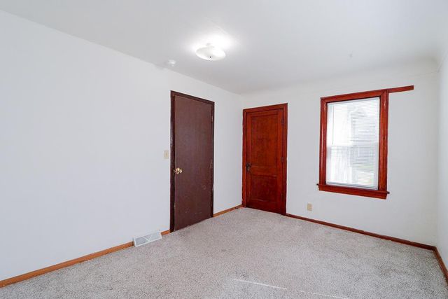 489 Whitall Street, Saint Paul, MN 55130