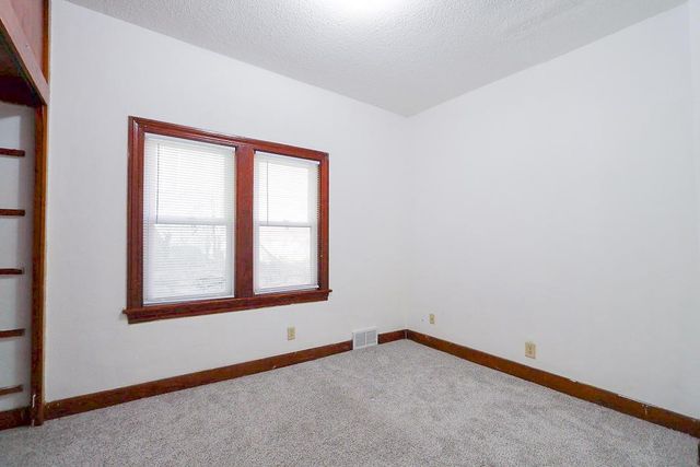 489 Whitall Street, Saint Paul, MN 55130
