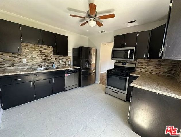 2221 Bataan Road A, Redondo Beach, CA 90278