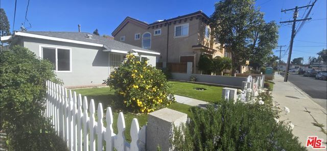 2221 Bataan Road A, Redondo Beach, CA 90278