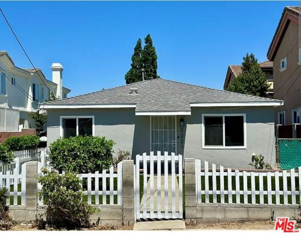 2221 Bataan Road A, Redondo Beach, CA 90278