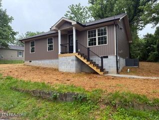 109 Ivy Lane, Oak Ridge, TN 37830