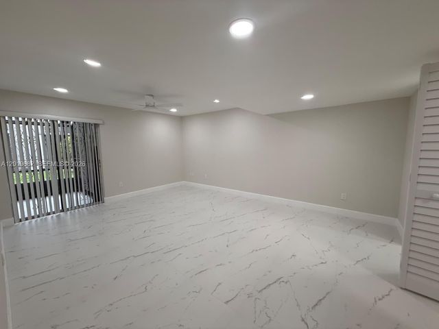 140 NW 87th Ave G111, Miami, FL 33172