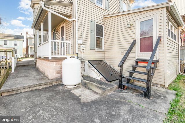 430 MARKET ST, Newport, PA 17074