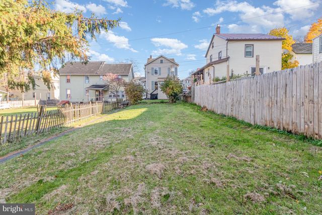 430 MARKET ST, Newport, PA 17074