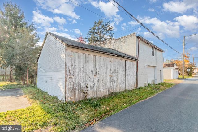 430 MARKET ST, Newport, PA 17074