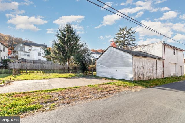 430 MARKET ST, Newport, PA 17074