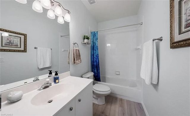 640 Lalique CIR # 407, Naples, FL 34119