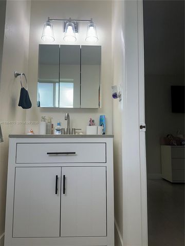 1429 NW 2nd St, Miami, FL 33125