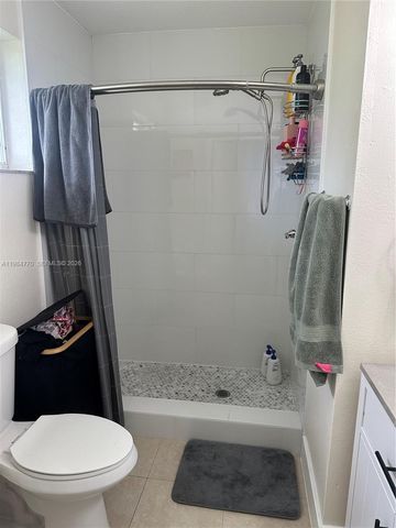 1429 NW 2nd St, Miami, FL 33125