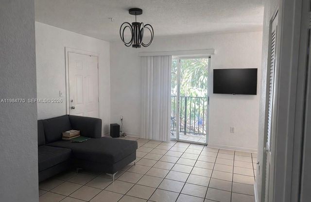 1429 NW 2nd St, Miami, FL 33125