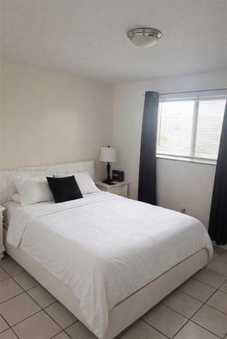 1429 NW 2nd St, Miami, FL 33125