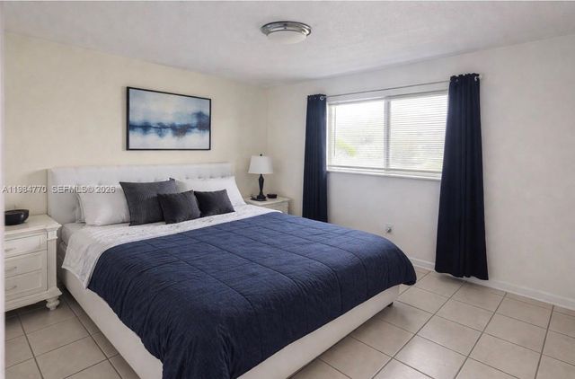 1429 NW 2nd St, Miami, FL 33125