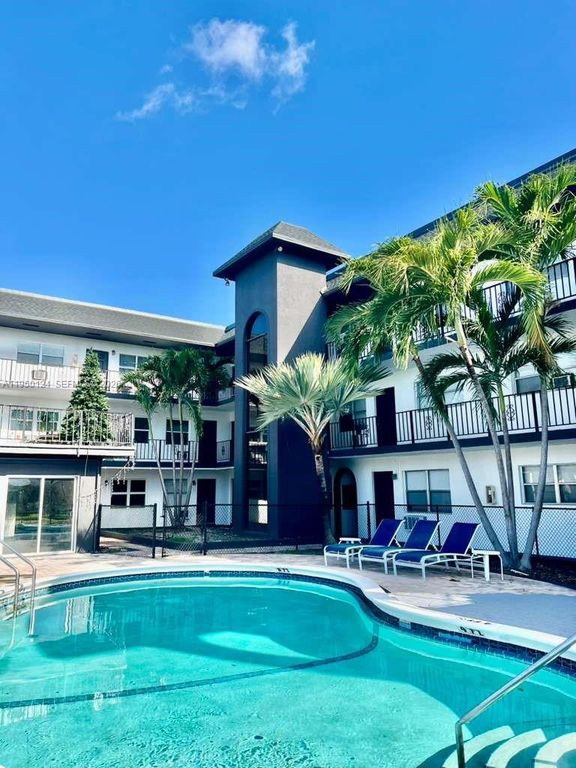 1100 NE 9th Ave 305, Fort Lauderdale, FL 33304