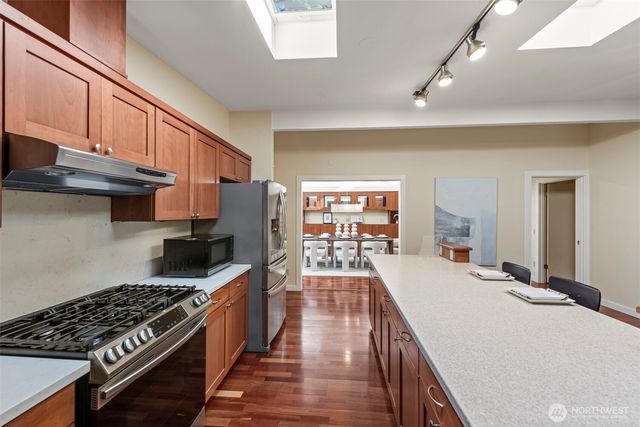1400 143rd Place NE, Bellevue, WA 98007