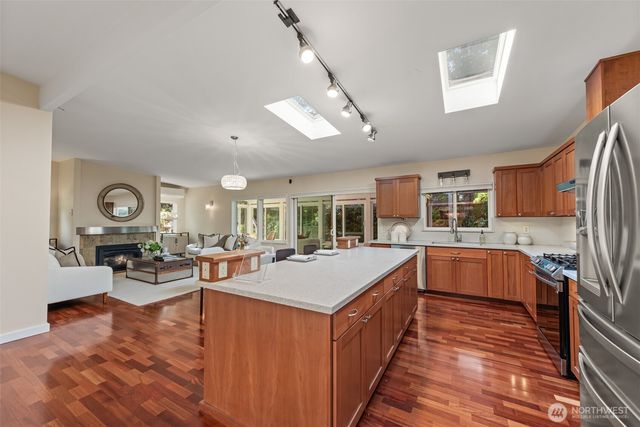 1400 143rd Place NE, Bellevue, WA 98007