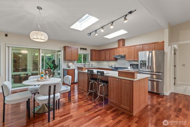 1400 143rd Place NE, Bellevue, WA 98007