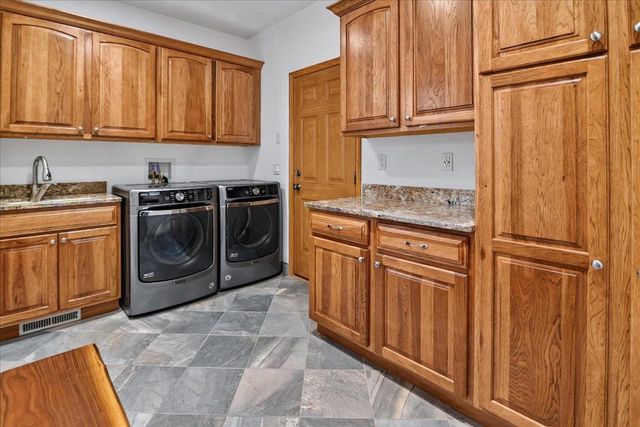 841 Wickersham Court, Sun Prairie, WI 53590