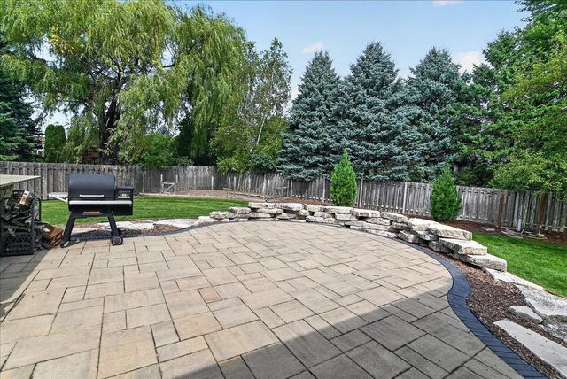 841 Wickersham Court, Sun Prairie, WI 53590