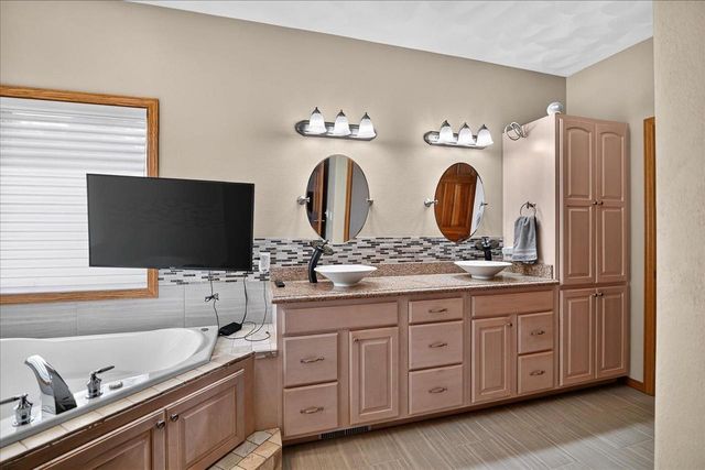 841 Wickersham Court, Sun Prairie, WI 53590
