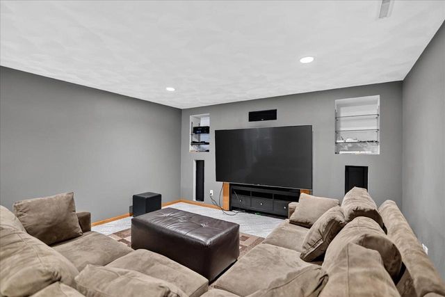 841 Wickersham Court, Sun Prairie, WI 53590
