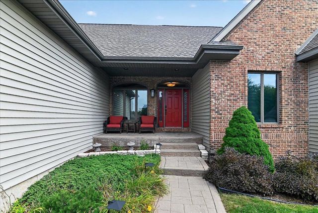 841 Wickersham Court, Sun Prairie, WI 53590