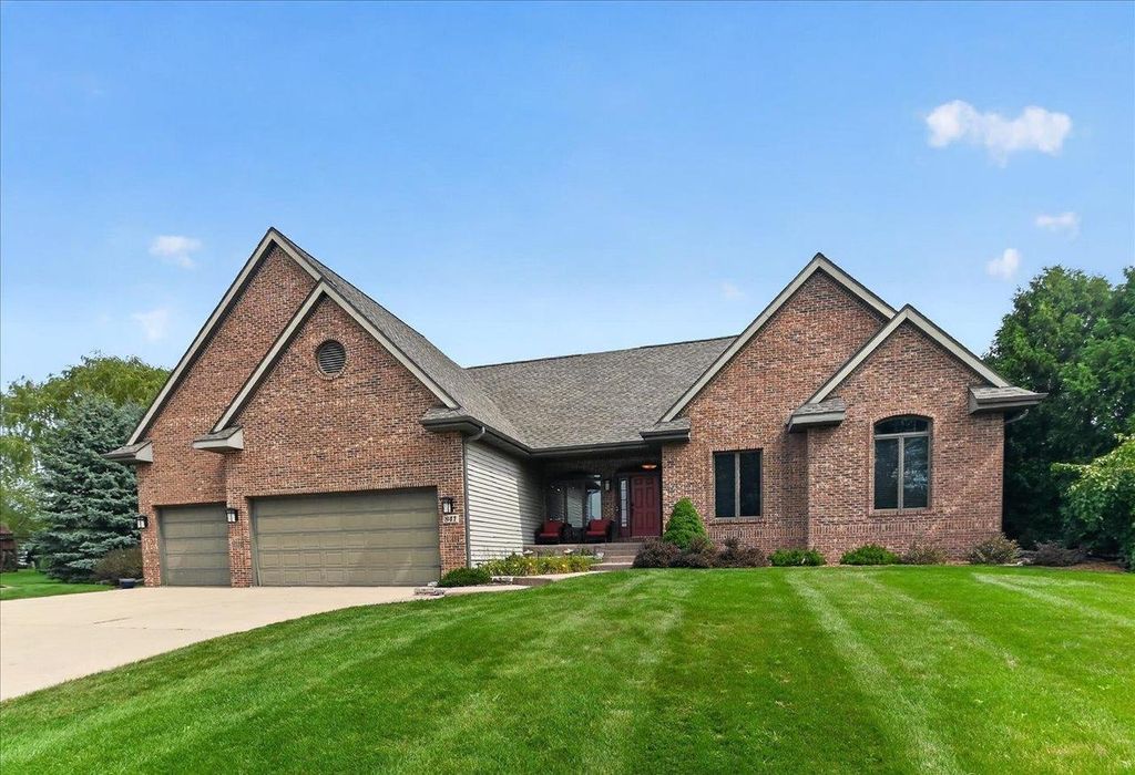 841 Wickersham Court, Sun Prairie, WI 53590