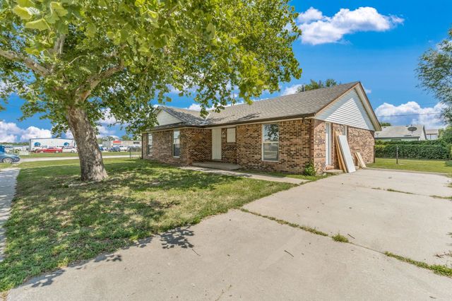 1621 E Del Mar St, Wichita, KS 67216