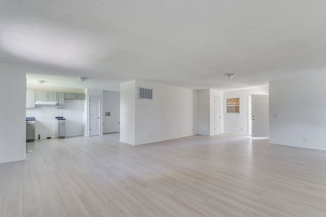 1621 E Del Mar St, Wichita, KS 67216