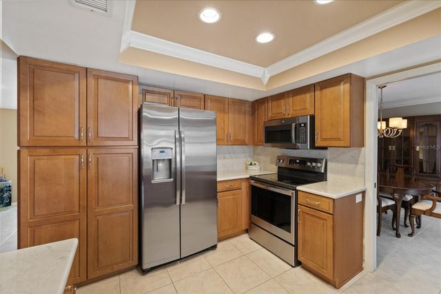 3104 BLUFFS DRIVE, Largo, FL 33770