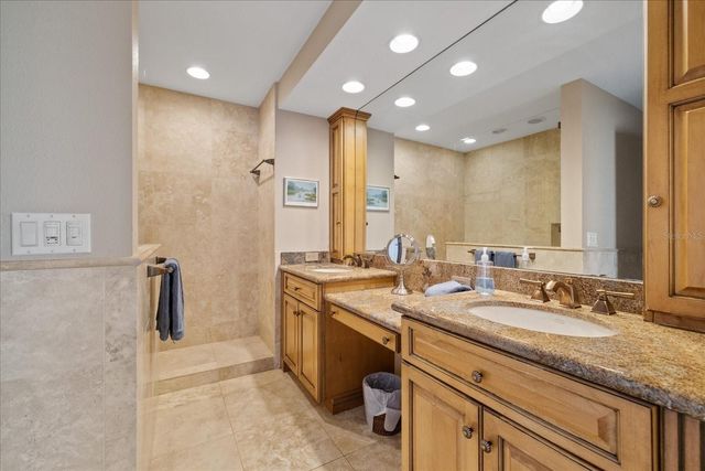 3104 BLUFFS DRIVE, Largo, FL 33770