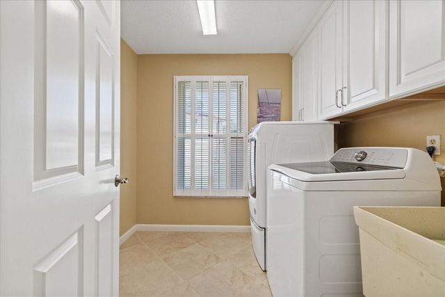 3104 BLUFFS DRIVE, Largo, FL 33770