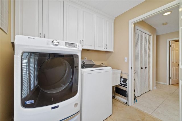 3104 BLUFFS DRIVE, Largo, FL 33770