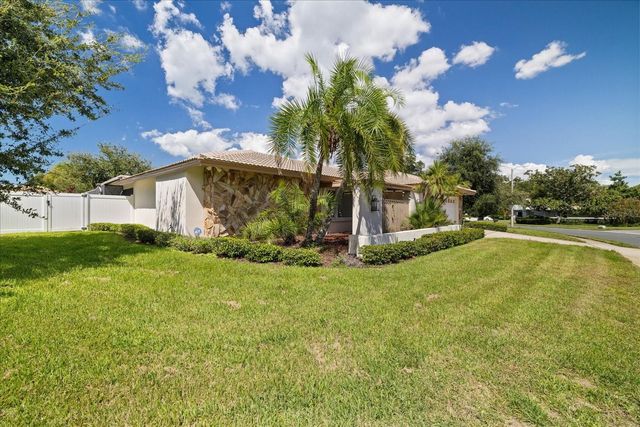 3104 BLUFFS DRIVE, Largo, FL 33770