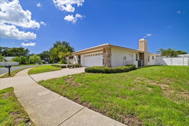 3104 BLUFFS DRIVE, Largo, FL 33770