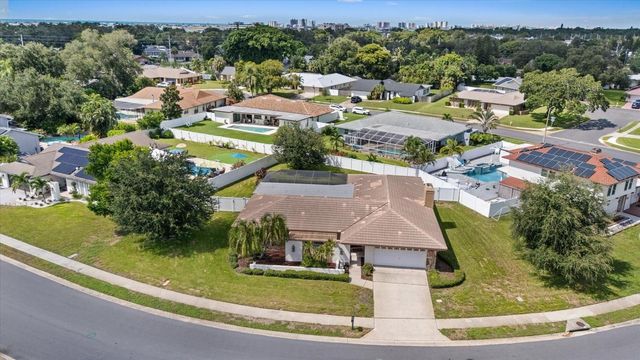 3104 BLUFFS DRIVE, Largo, FL 33770