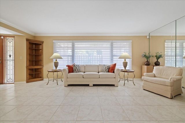 3104 BLUFFS DRIVE, Largo, FL 33770
