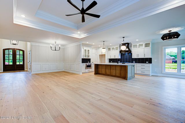 17303 White Oak Ct, Louisville, KY 40023