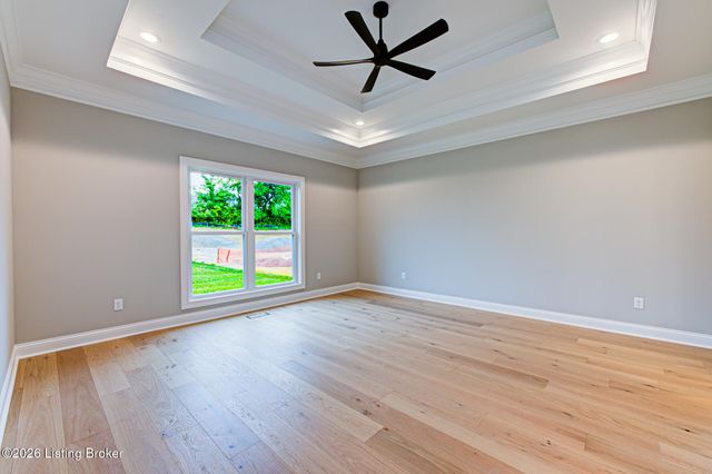 17303 White Oak Ct, Louisville, KY 40023