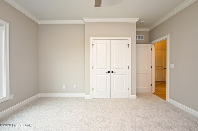 17303 White Oak Ct, Louisville, KY 40023